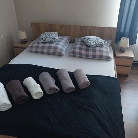 Czarna Owca- Pokoje Goscinne Gniezno Eksteriør billede